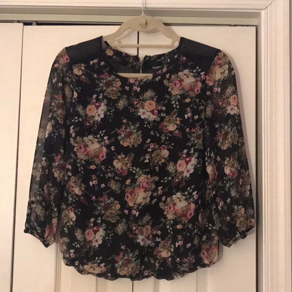 Floral black blouse with zipper on back